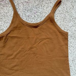 Arq cropped tank